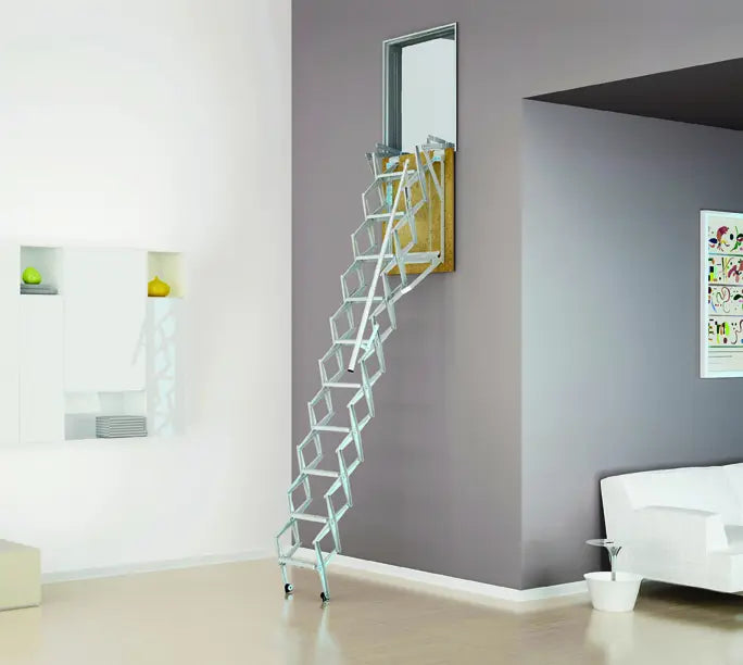 Svelt Scala retrattile da parete