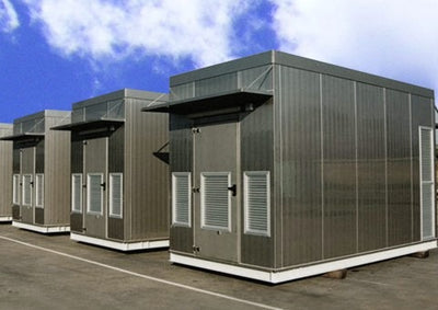 Shelter prefabbricati per telecomunicazioni con griglie di aerazione