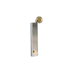 Automatic post for double-leaf gates