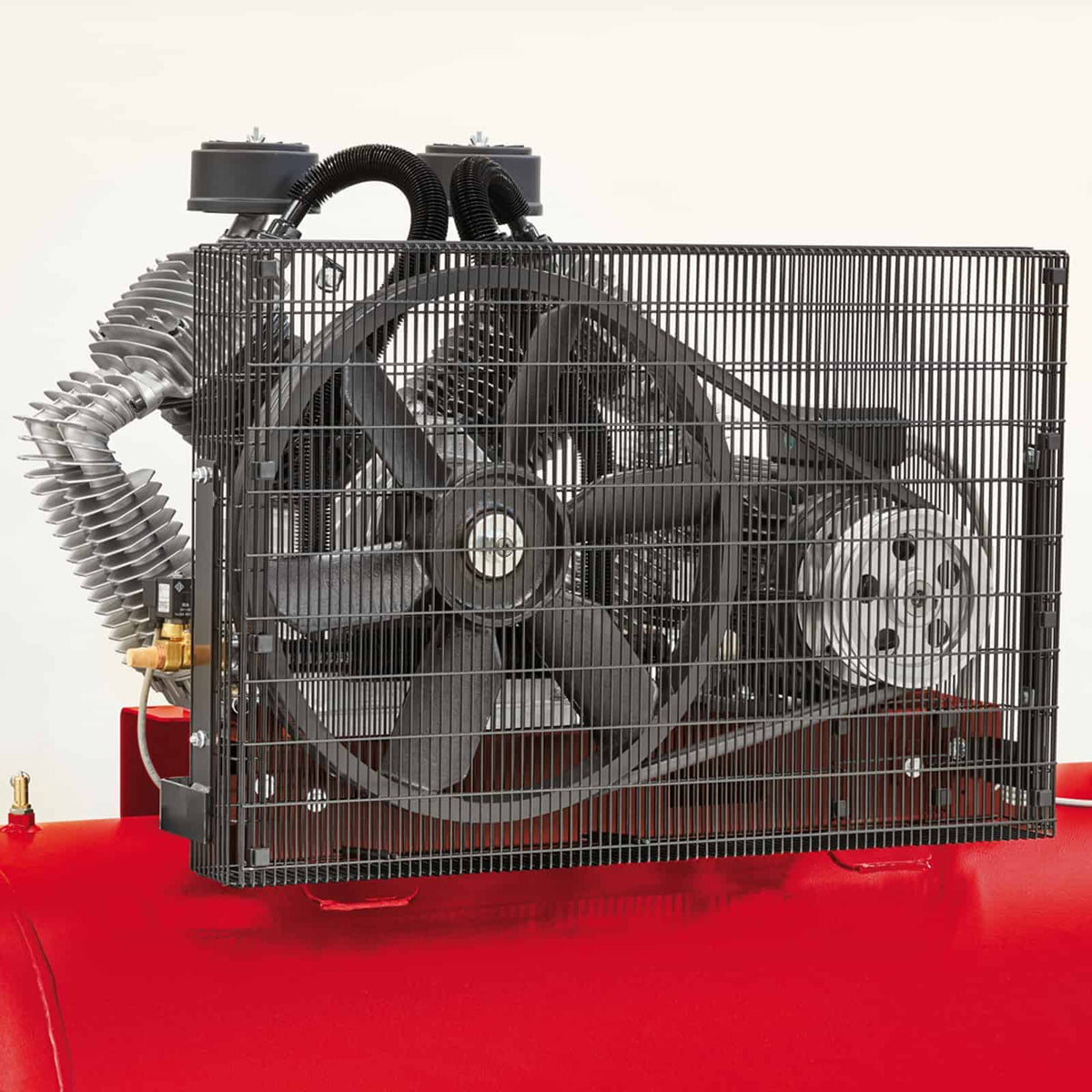 BKV30-500F-15 SD Compressore professionale a cinghia bistadio a "V" adatto per utilizzi intensivi.