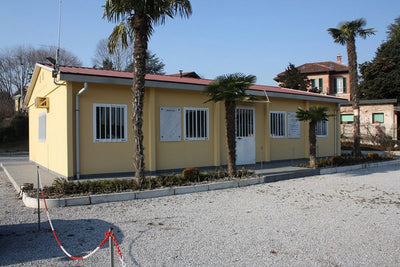 Edificio prefabbricato Serie Frontiera con copertura a falda