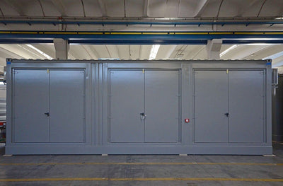 Container per quadri elettrici con tre portelloni a due ante