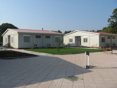 Moduli abitativi prefabbricati per accoglienza con area verde
