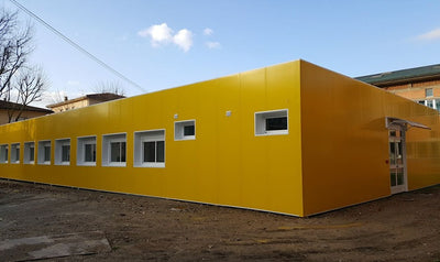 Scuola prefabbricata modulare con ingresso a pensilina